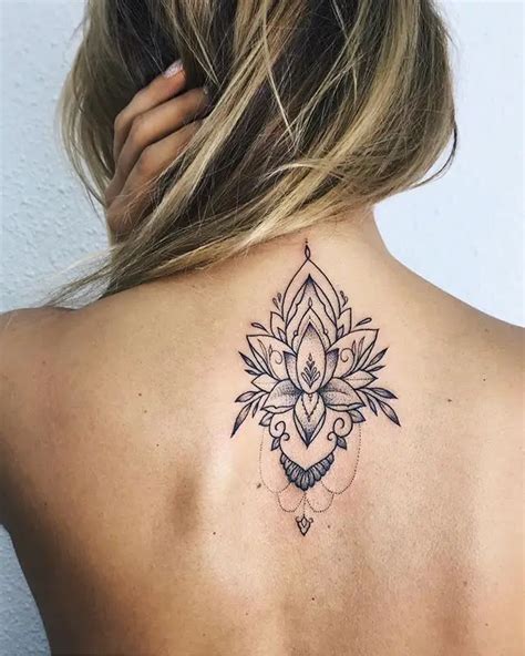 Los 50 tatuajes en la espalda más hermosos y delicados para。